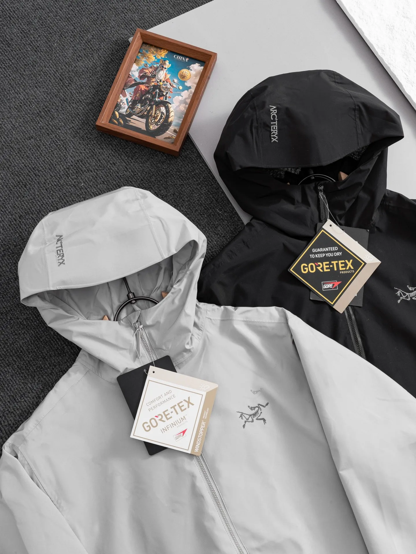 （ NFC） Arc‘teryx/ SOLANO HOODY SOLANO Jacket Same Style ， 2024 2025 ： 。 。 。 ： Gore-Tex （Windstopper） ， 、 Breathable 。 ， ， 。 DWR（ ） ， 。 3 、 （ 、 ）。 ， ， 。 # # #solano # # ： 、